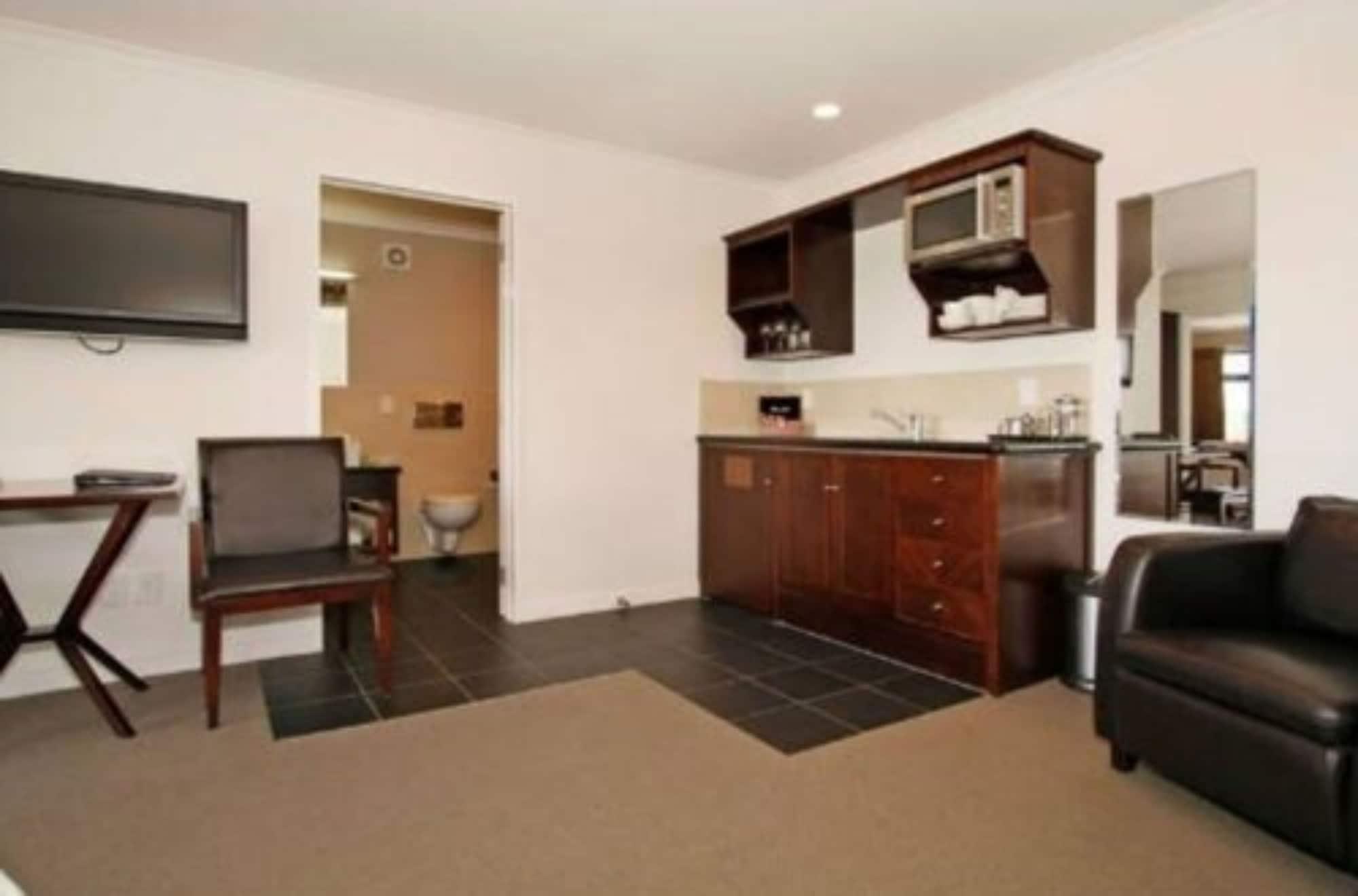 Aotea Motor Lodge Whanganui Zewnętrze zdjęcie A typical studio apartment