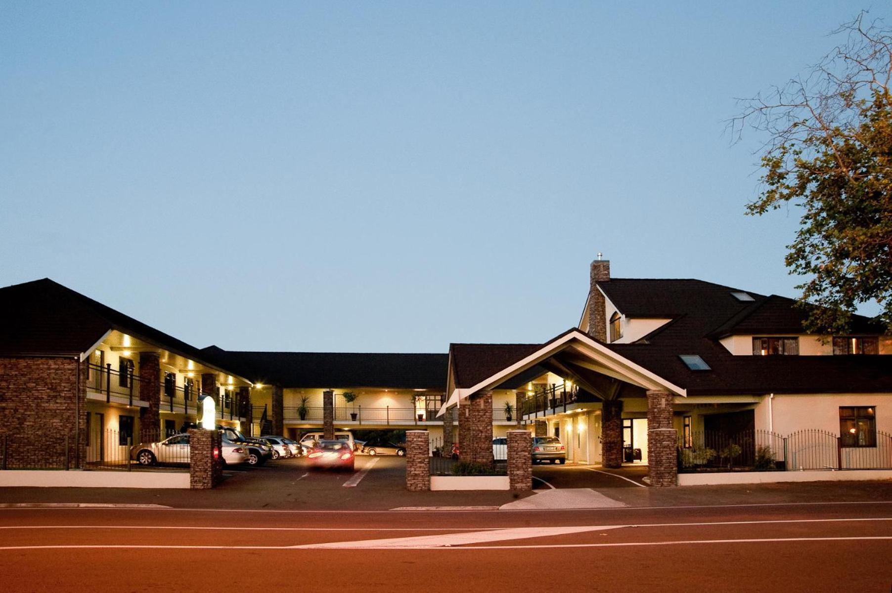 Aotea Motor Lodge Whanganui Zewnętrze zdjęcie The River Lee Hotel