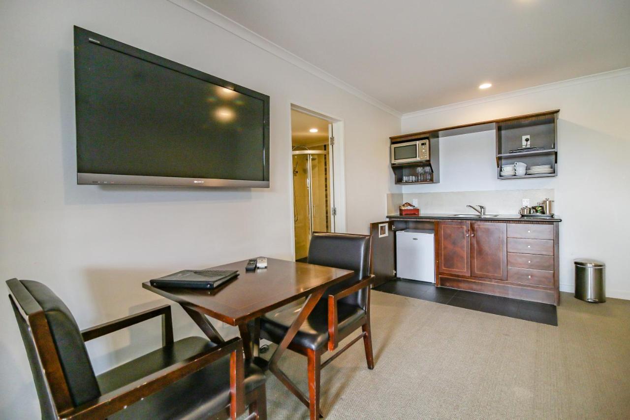 Aotea Motor Lodge Whanganui Zewnętrze zdjęcie A typical one-bedroom apartment at the hotel